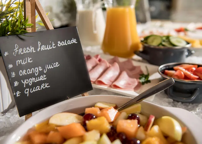 Campanile & Restaurant 3*