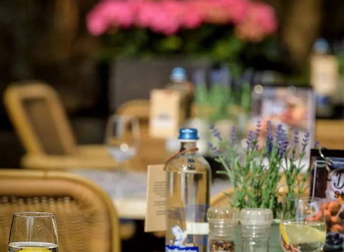 Campanile & Restaurant Отель Делфт