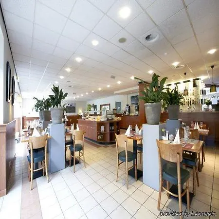 Campanile & Restaurant Hotel