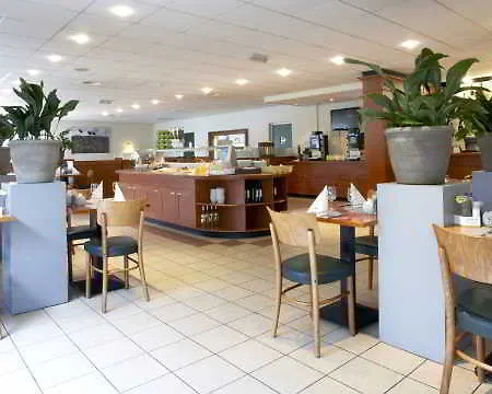 Campanile & Restaurant 3*